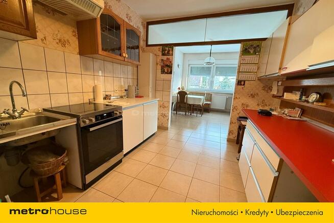 Przestronny dom z trzema niezależnymi mieszkaniami