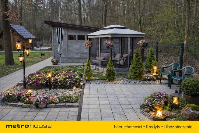 WYJĄTKOWY DOM W OTOCZENIU LASU.