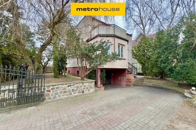 Duży dom w spokojnej okolicy!