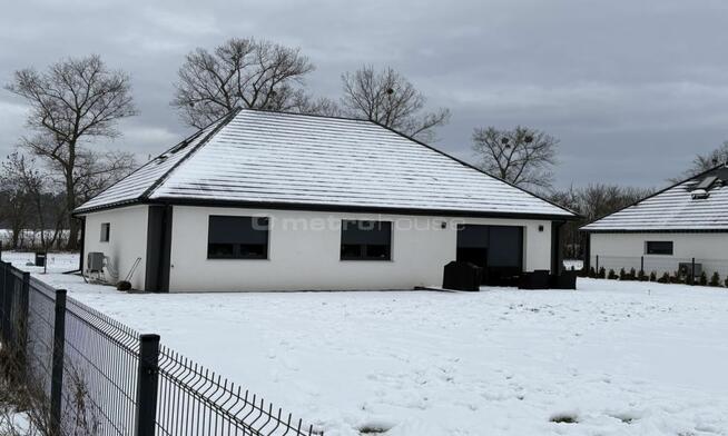 Nowy, parterowy dom jednorodzinny