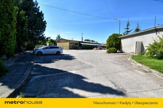 Magazyn z biurami na sprzedaż