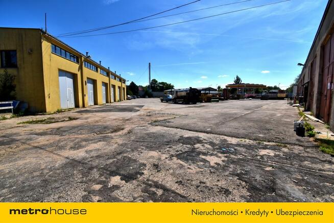 Magazyn z biurami na sprzedaż