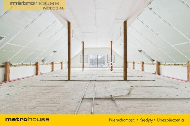 Stajnia z częścią mieszkalną na 40 458 m2 działce.