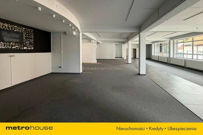 Lokal z własnym parkingiem - centrum!