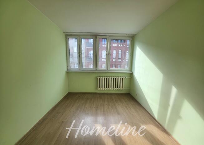 Słoneczne rozkładowe mieszkanie przy cichej ulicy