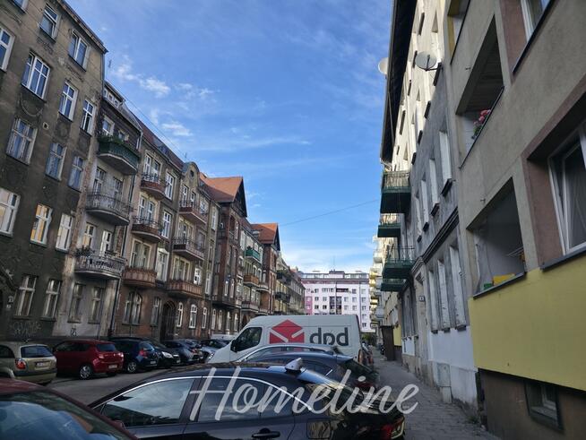 Słoneczne rozkładowe mieszkanie przy cichej ulicy