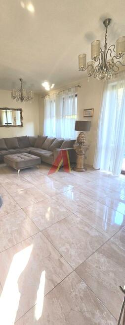 Dom Rząska gm. Zabierzów, Półkole