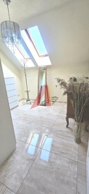 Dom Rząska gm. Zabierzów, Półkole