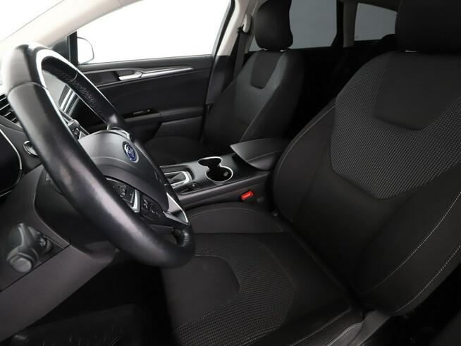 Ford Mondeo HEV automat full LED navi klima auto grzane fotele kamera i czujniki
