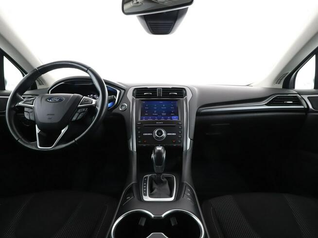 Ford Mondeo HEV automat full LED navi klima auto grzane fotele kamera i czujniki