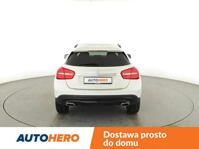 Mercedes GLA 250 4x4 automat full LED półskóra navi grzane fotele czujniki parkowania