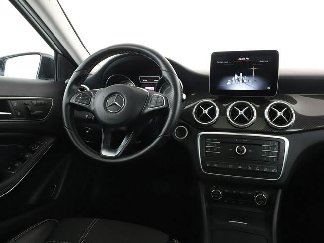 Mercedes GLA 250 4x4 automat full LED półskóra navi grzane fotele czujniki parkowania