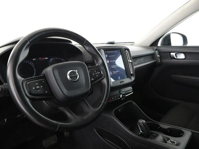 Volvo XC 40 automat full LED navi klima auto czujniki parkowania
