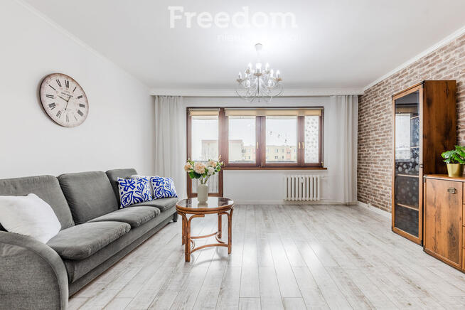 Atrakcyjne 3 pokojowe mieszkanie z dużym balkonem