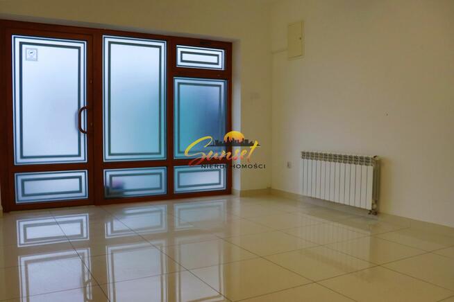 Atrakcyjny lokal Usługowy o pow. 22 m², Parking, Dowolna Działalność