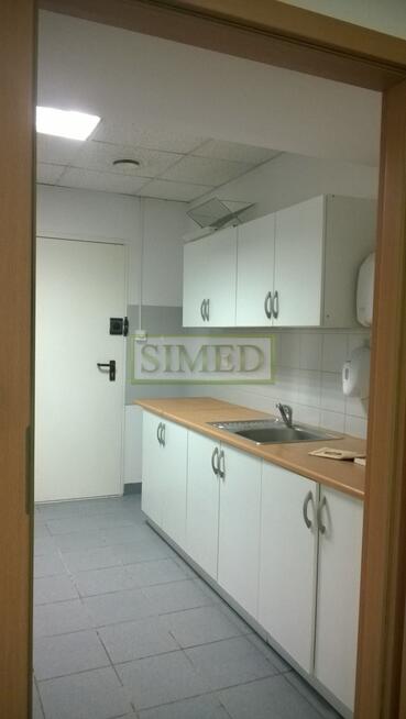 Małe biuro , parking , biurowiec , dostęp24h