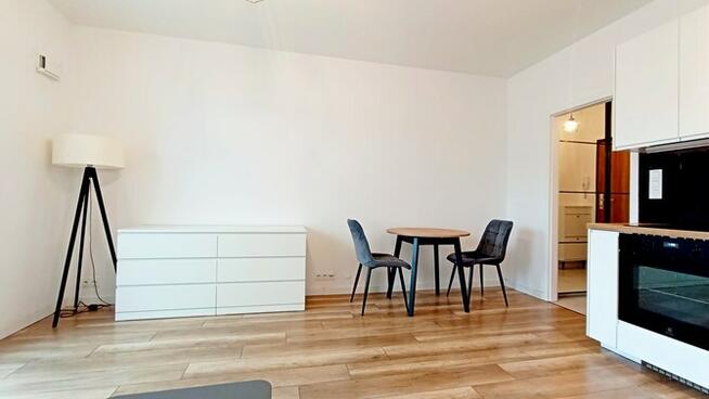 Kawalerka z balkonem i mp– Nowaka-Jeziorańskiego 4