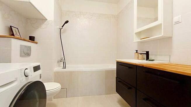 *3 pokoje z balkonem i garażem – Zamkowa 8