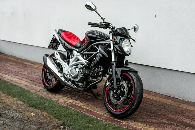 Suzuki Gladius 650 R 2011 MAŁY PRZEBIEG Transport Największy Wybór W PL