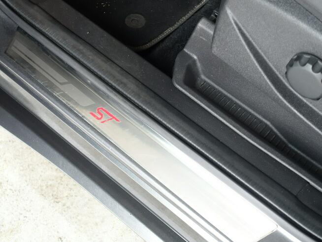 Ford Kuga 2.0 TDCi ST-Line/4X4/Automat/Panorama Dach/Pełny serwis