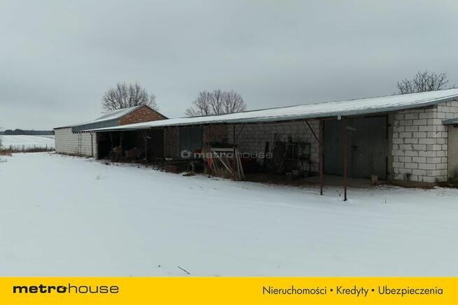 Działka z budynkami gospodarczymi