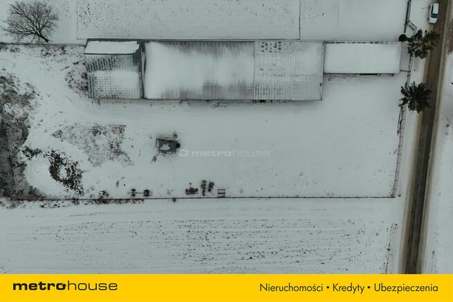 Działka z budynkami gospodarczymi