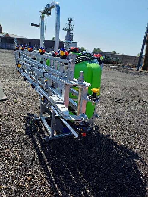 Opryskiwacz zawieszany od 200 do 400l