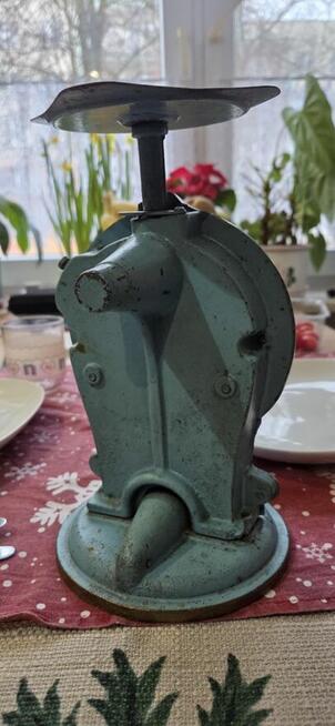 Antyk w czystej postaci ZABYTKOWA WAGA KUCHENNA GINGE