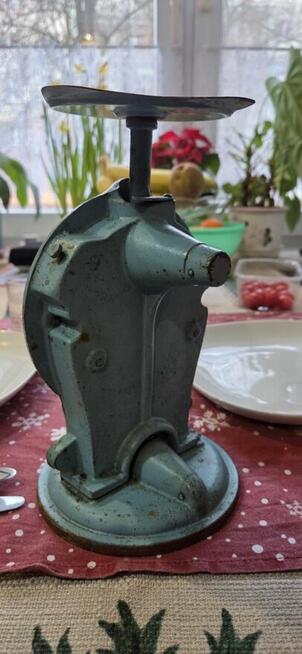 Antyk w czystej postaci ZABYTKOWA WAGA KUCHENNA GINGE