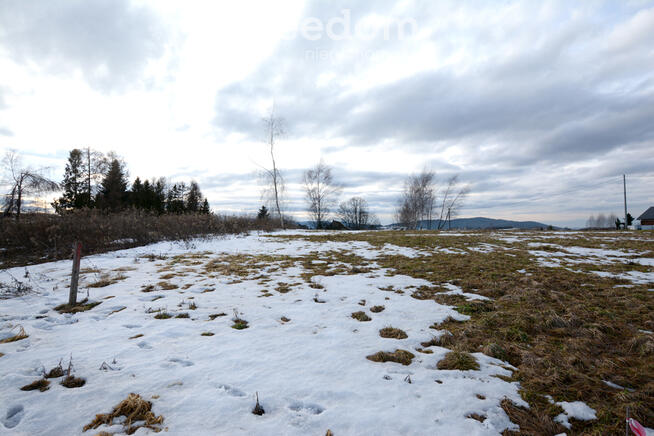 Urokliwa działka niedaleko jeziora Mucharskiego