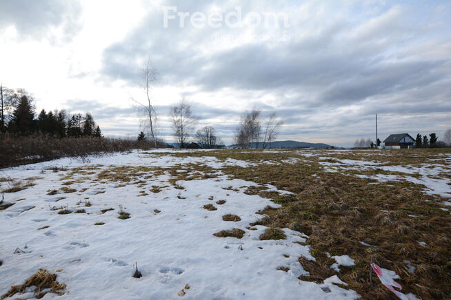 Urokliwa działka niedaleko jeziora Mucharskiego
