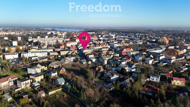 Hostel z częścią usługową i parkingiem