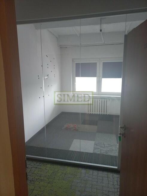 Mały pokój z oknem , dostęp 24 h, winda , ochrona