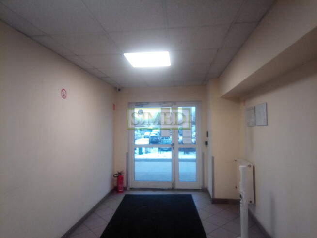 Mały pokój z oknem , dostęp 24 h, winda , ochrona