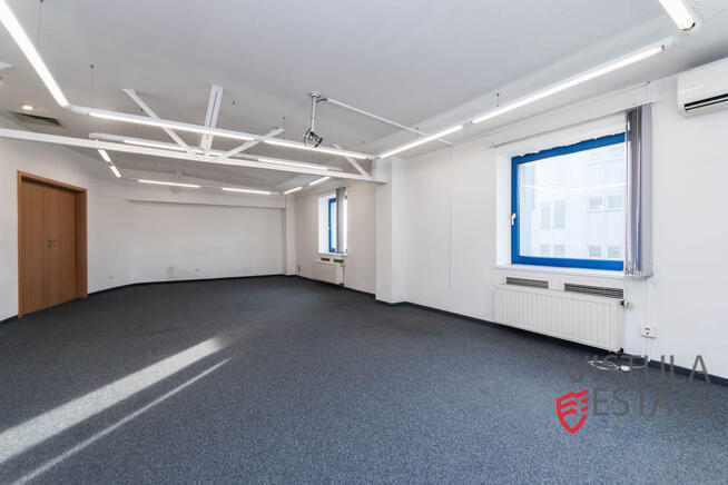 Lokal biurowy z parkingiem, Płaszów