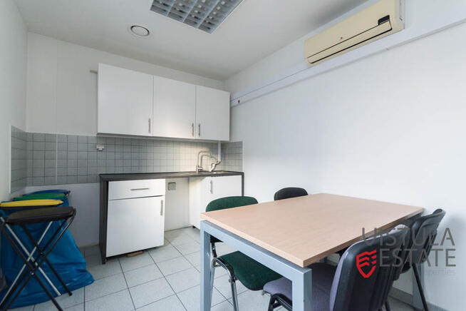 Lokal biurowy z parkingiem, Płaszów