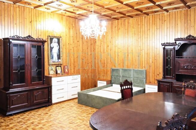 Dom dwupiętrowy z garażem ogrodem, strychiem 136m2