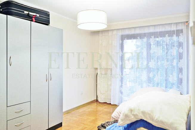 Dom dwupiętrowy z garażem ogrodem, strychiem 136m2