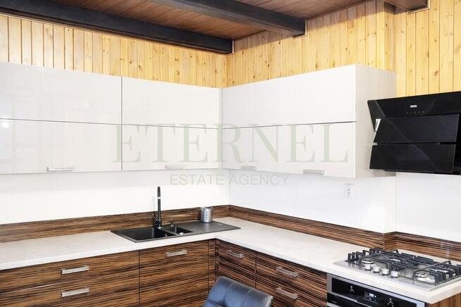 Dom dwupiętrowy z garażem ogrodem, strychiem 136m2