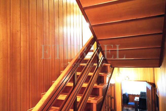 Dom dwupiętrowy z garażem ogrodem, strychiem 136m2