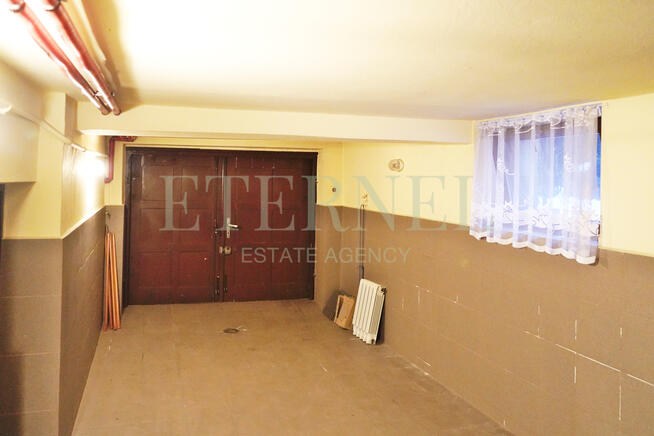 Dom dwupiętrowy z garażem ogrodem, strychiem 136m2