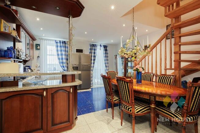 70m2, dwa poziomy, 3 balkony, ul. Pstrowskiego