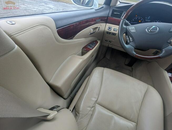 460 V8 4x4 (AWD)/zarejestrowany w Polsce