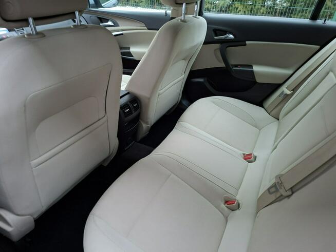 Opel Insignia Bardzo ładny stan 1.8 benzyna po opłatach po przeglądzie