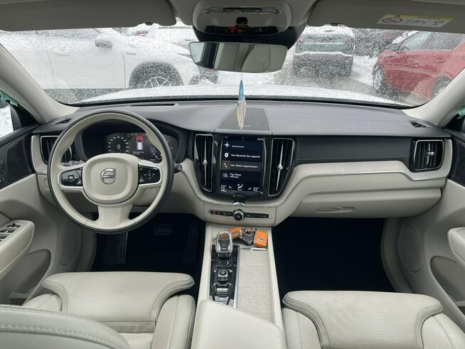 Volvo XC 60 Ultimate Bright Diesel mHEV B5 AWD Skóra Panorama Pamięć 250KM