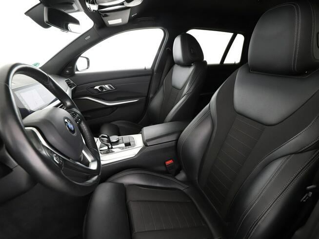 BMW 320 2.0d Automat SportLine Navi Tempomat GrzaneFotele HeadUP Harman/Kardon