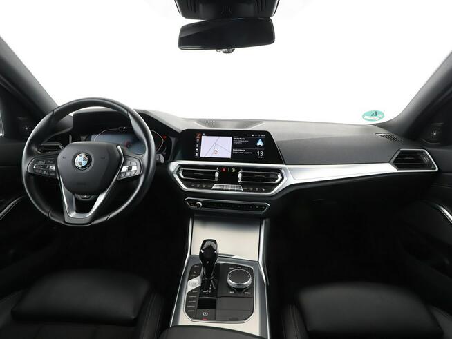 BMW 320 2.0d Automat SportLine Navi Tempomat GrzaneFotele HeadUP Harman/Kardon