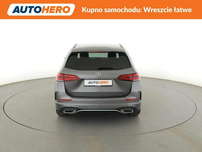 Mercedes B 180 automat panorama skóra/alcantara full LED navi kamery grzane fotele