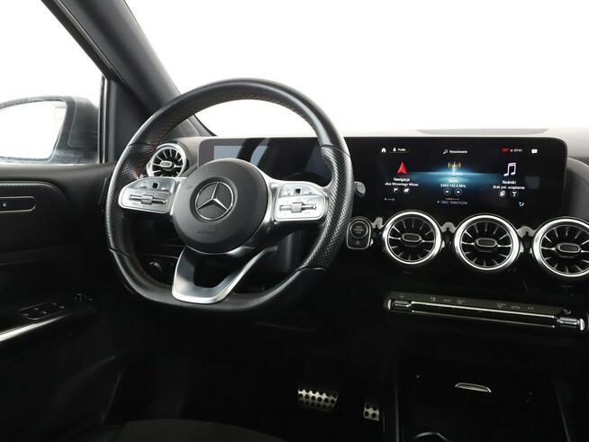 Mercedes B 180 automat panorama skóra/alcantara full LED navi kamery grzane fotele