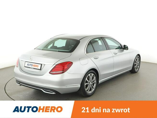 Mercedes C 180 automat full LED navi kamera i czujniki parkowania grzane fotele